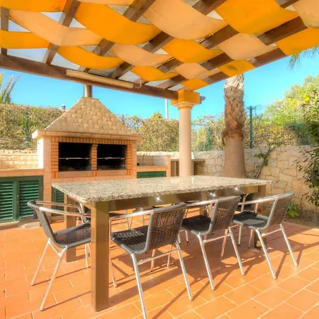 Vivenda Alegria ヴィラ アルブフェイラ